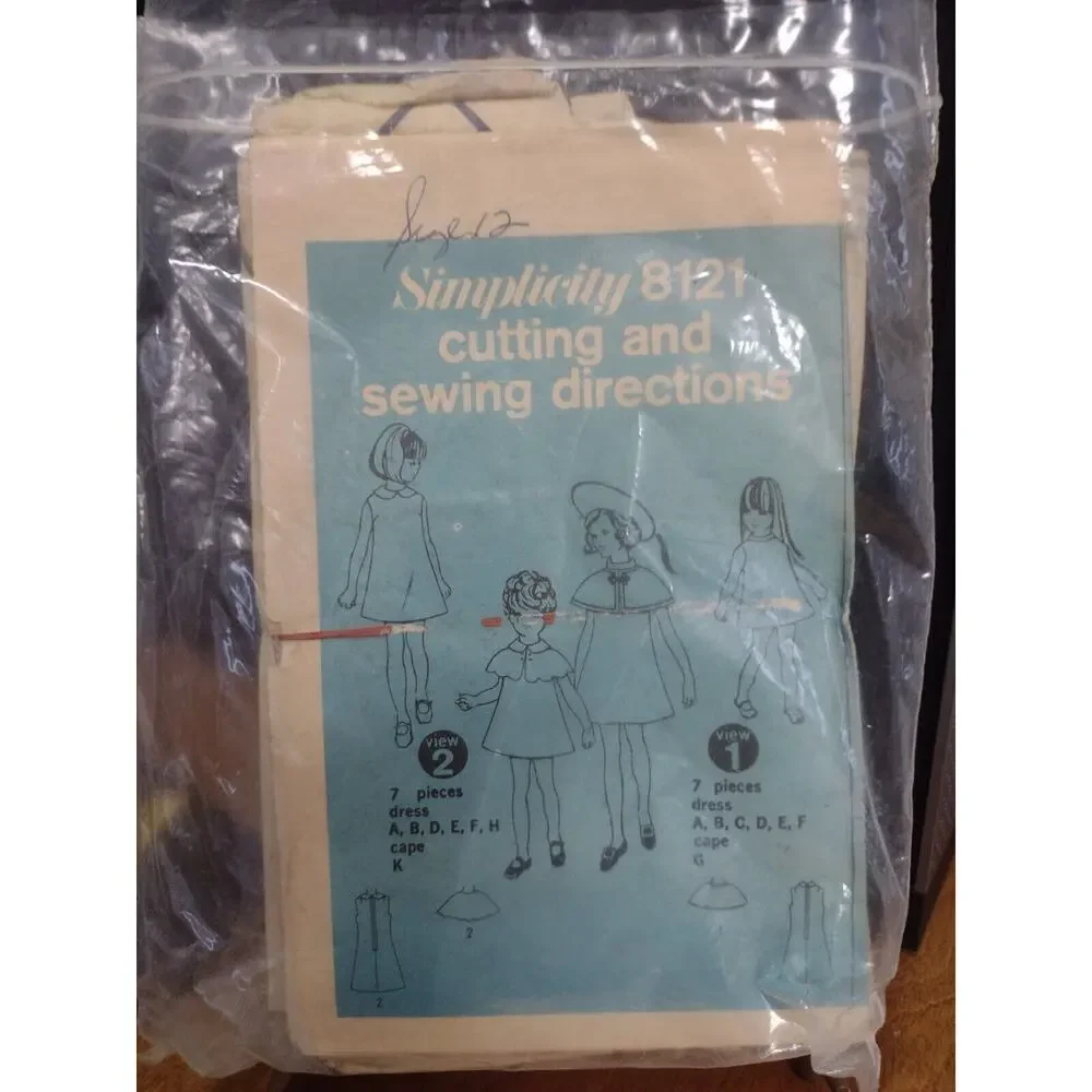 Vintage Simplicity Pattern 8121‎ Girls/Child Dresses (1968)